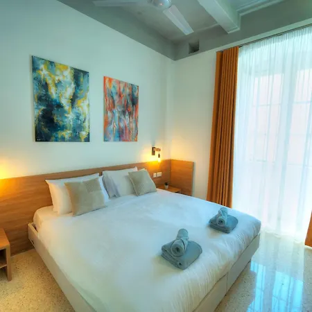 Tasteful 2bedrooms With Maltese Balcony Mcop1-2