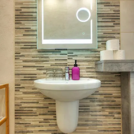 Tasteful 2bedrooms With Maltese Balcony Mcop1-2