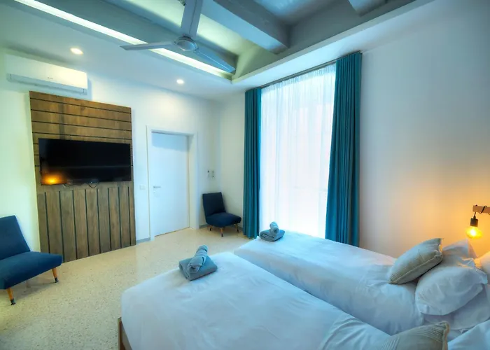 Tasteful 2bedrooms With Maltese Balcony Mcop1-2