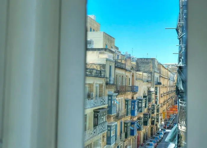 Tasteful 2bedrooms With Maltese Balcony Mcop1-2