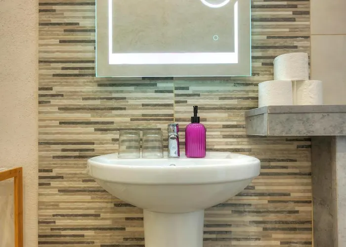 Tasteful 2bedrooms With Maltese Balcony Mcop1-2